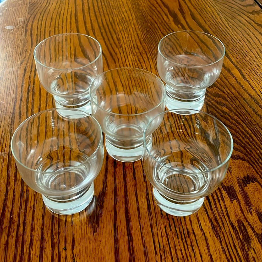 Elegant Clear Glass Tumbler Set of 5 Fluted Base Desert Juice Drinking Glasses